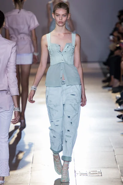 Look 13